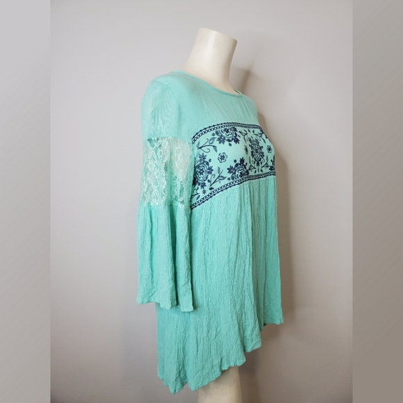 Eyeshadow Jade Top with Umpire Waist - Picture 2 of 4